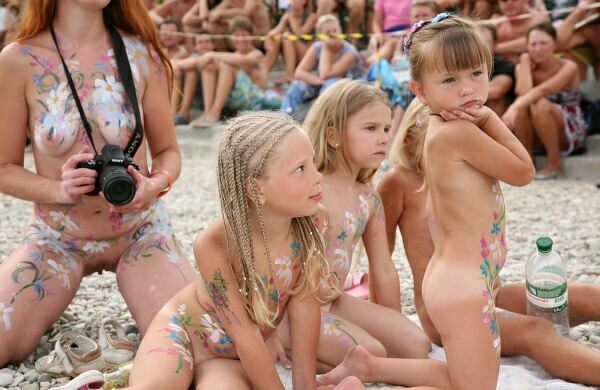 Zdjęcia rodzinny nudyzm na morze galeria Purenudism premium (set 17) | Photo family nudism on the sea gallery Purenudism premium