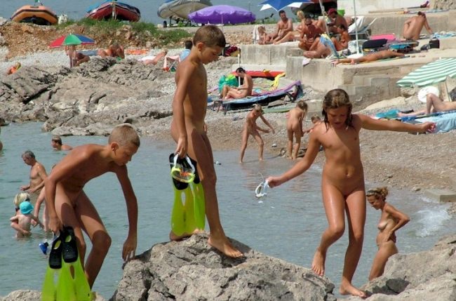 Nudyzm filmy na plaży dla nudystów w Bułgarii | Nudism video nudist beach in Bulgaria