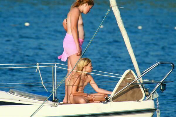 Piękne nowe zdjęcia rodzinny nudyzm na morze (set 2) | Beautiful new photos of family nudism on the sea