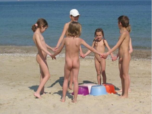 Zdjęcia rodzinny nudyzm na morze (set 45) | Photo family nudism on the sea