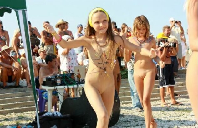 Nowe galerie zdjęć rodziny nudyzm na plaży (set 7) | New photo galleries family nudism on the beach