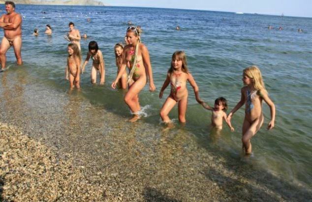 Zdjęcia rodzina morze nudyzm (set 34) | Photos family nudism sea