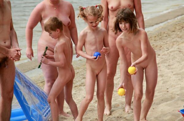 Duża kolekcja zdjęć rodzinny naturyzm (4831 foto) | A large collection of family photos naturism