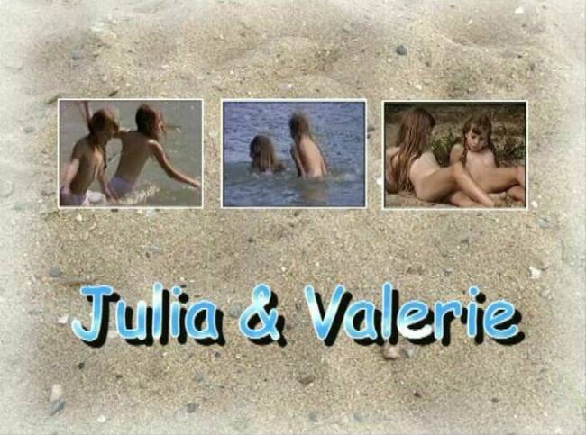 Julia and Valerie - Wideo młodzi naturyści na rzece | Video young naturists on the river