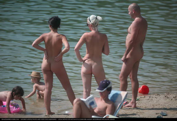 Zdjęcia młodych nudyzm na plaży w Bułgarii (set 24) | Photos young nudism on the beach in Bulgaria