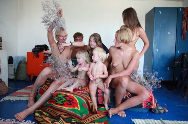 Polska rodzina nudystów zdjęcia | Polish family nudist photo