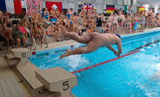 Pool Party Pioniere - nudyzm film dokumentalny w Niemczech | documentary video nudism in Germany