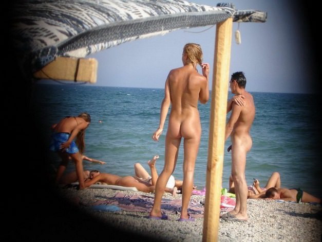 Ukryta kamera na plaży naturystów wideo | Hidden camera on the beach naturists video